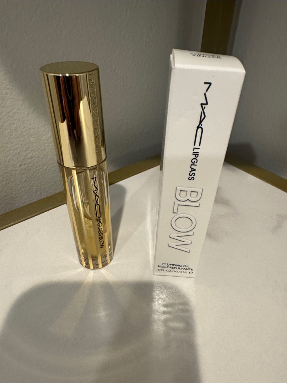 MAC LIPGLASS BLOW- Plumping Oil